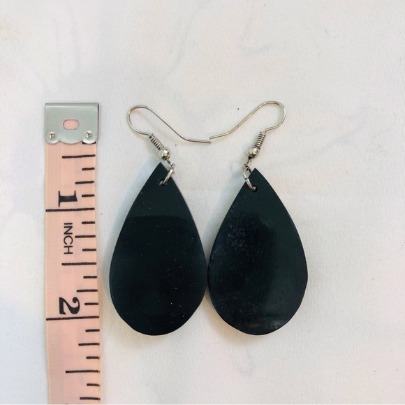 Abalone Tear Drop Shaped Earings - Picture 4 of 16